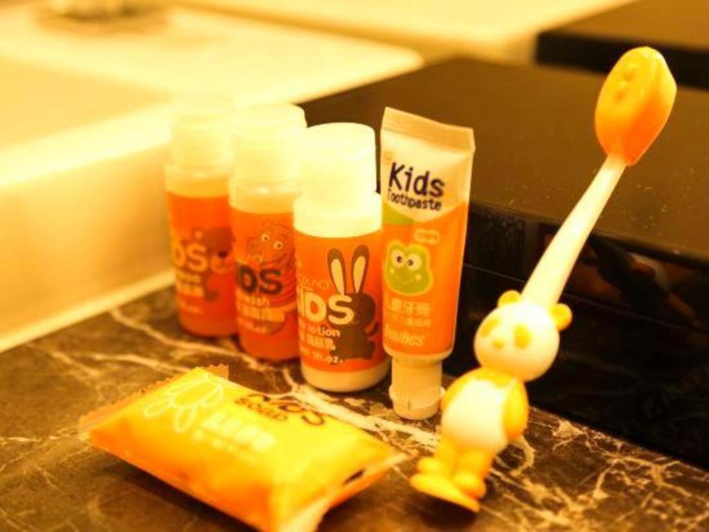 New World Guiyang Hotel מראה חיצוני תמונה