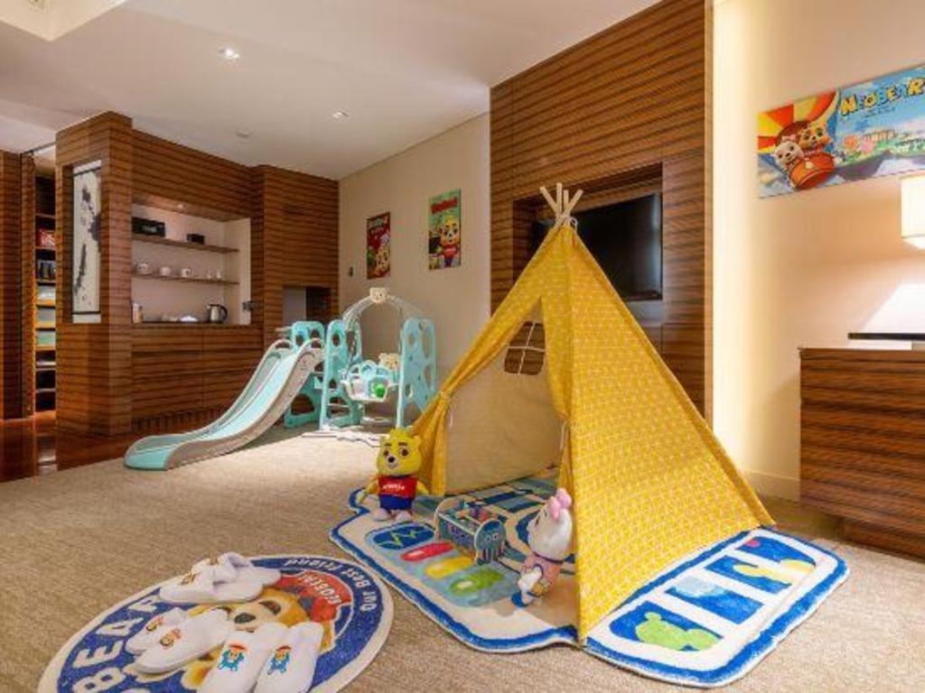 New World Guiyang Hotel מראה חיצוני תמונה
