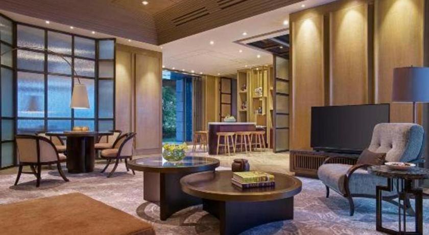 New World Guiyang Hotel מראה חיצוני תמונה