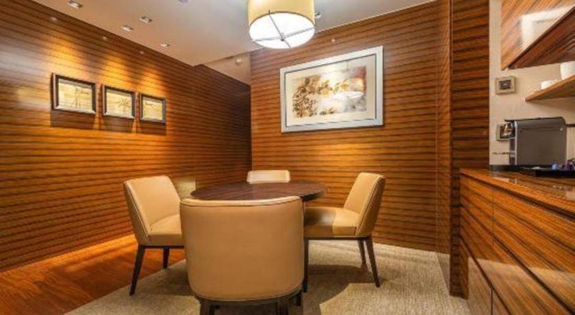 New World Guiyang Hotel מראה חיצוני תמונה