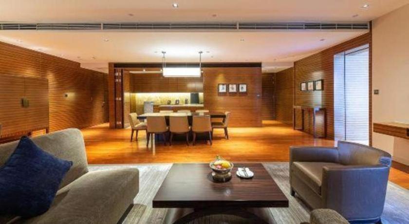 New World Guiyang Hotel מראה חיצוני תמונה