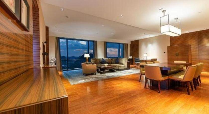 New World Guiyang Hotel מראה חיצוני תמונה